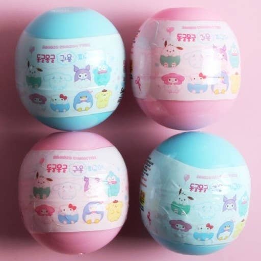 Ensemble de capsules aveugles adorables personnages ronds de Sanrio